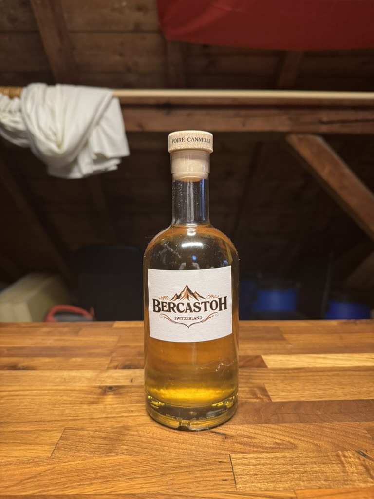 Rhum arrangé poire cannelle